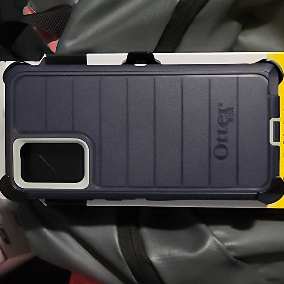 OtterBox Defender Screenless Series Galaxy Note 20 - Picture 5 of 8